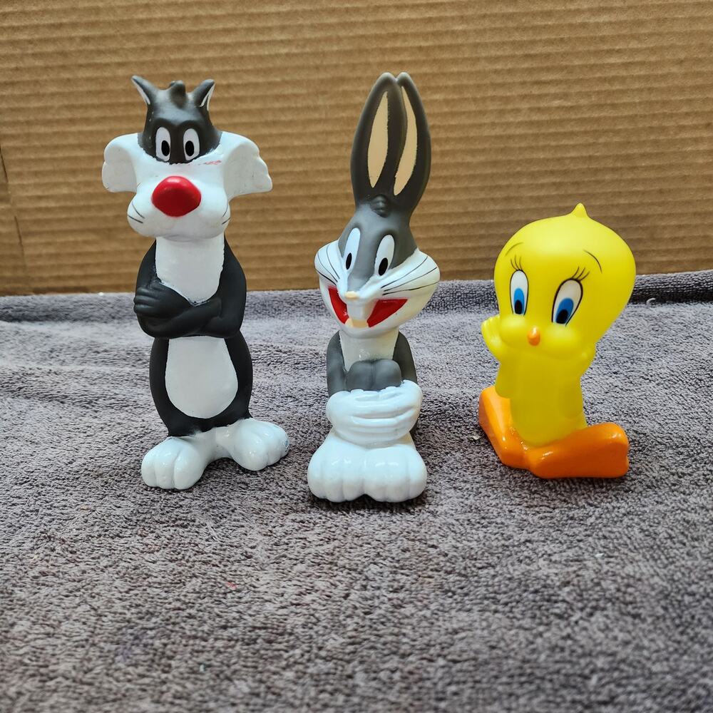 3 Vintage Looney Tunes Squeaky toys Bugs Sylvester Tweety b52